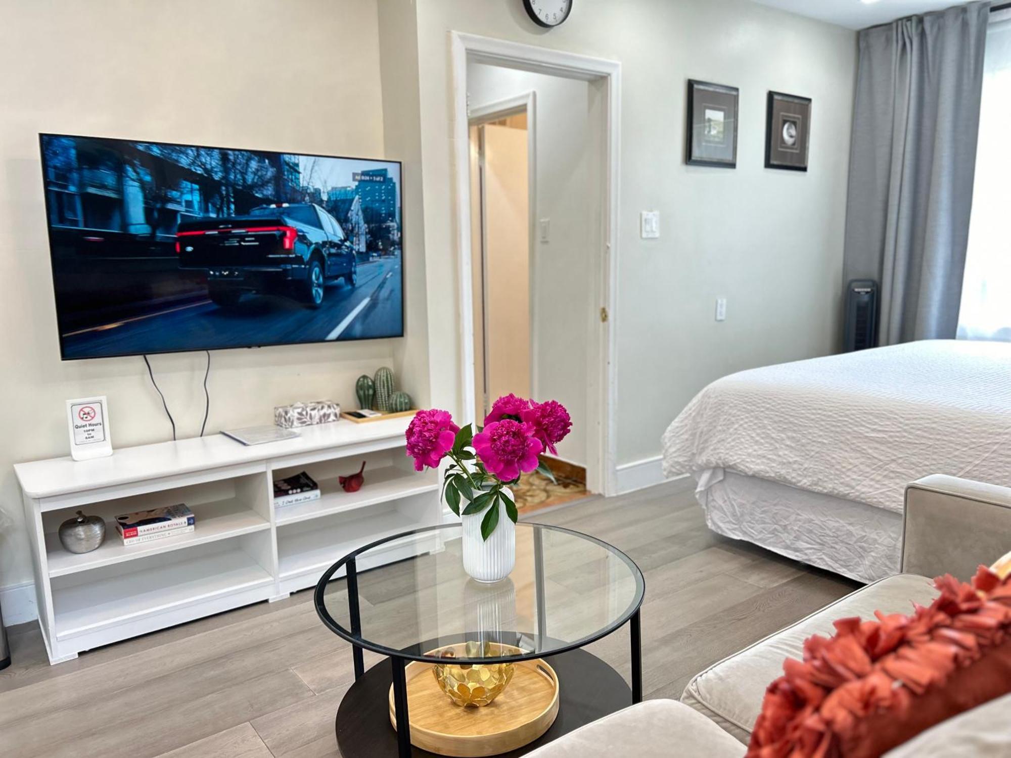 Modern Lux Family - Kingbed - Near Sheppard W Station Privatunterkunft