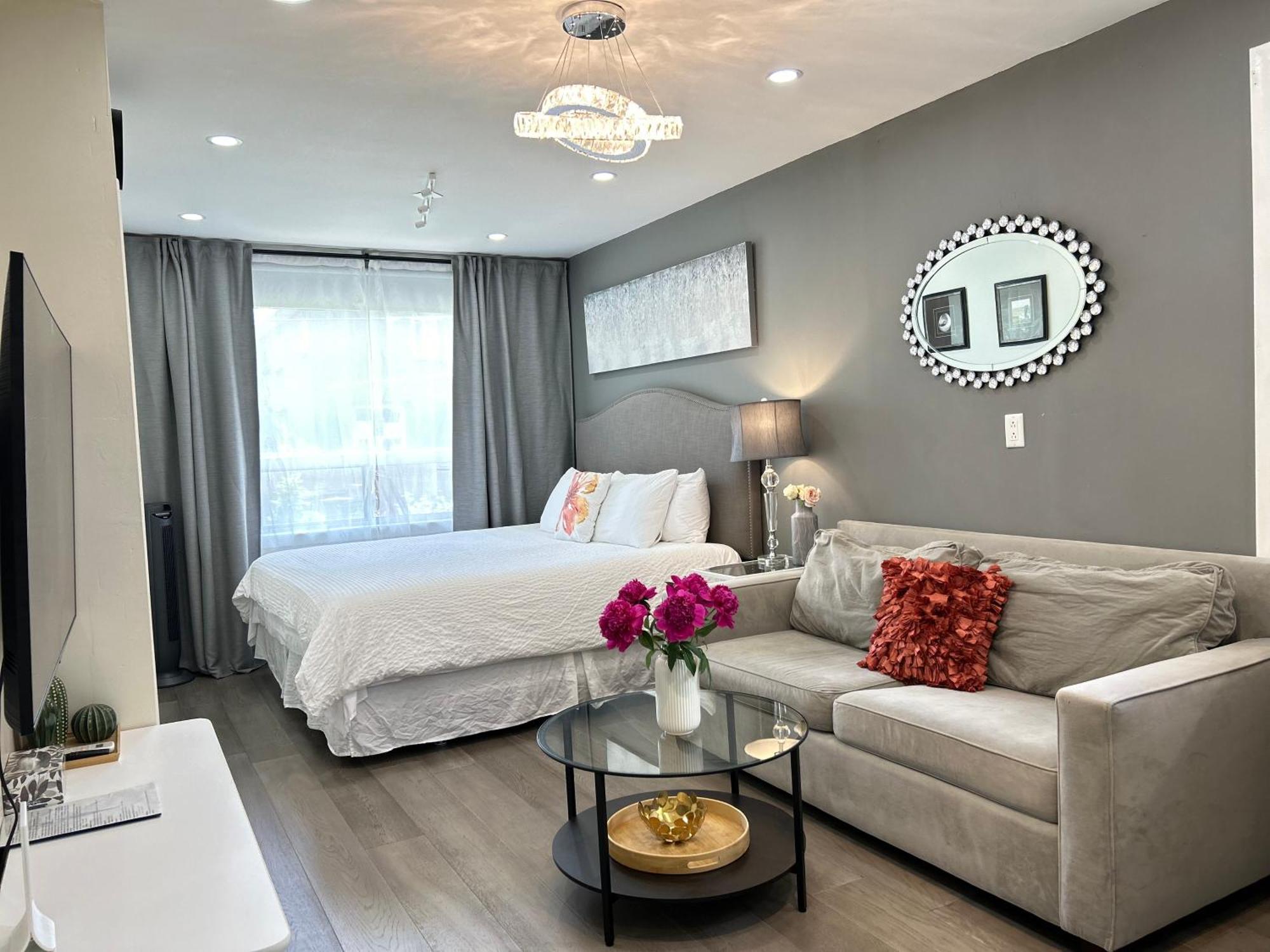 Modern Lux Family - Kingbed - Near Sheppard W Station Privatunterkunft *