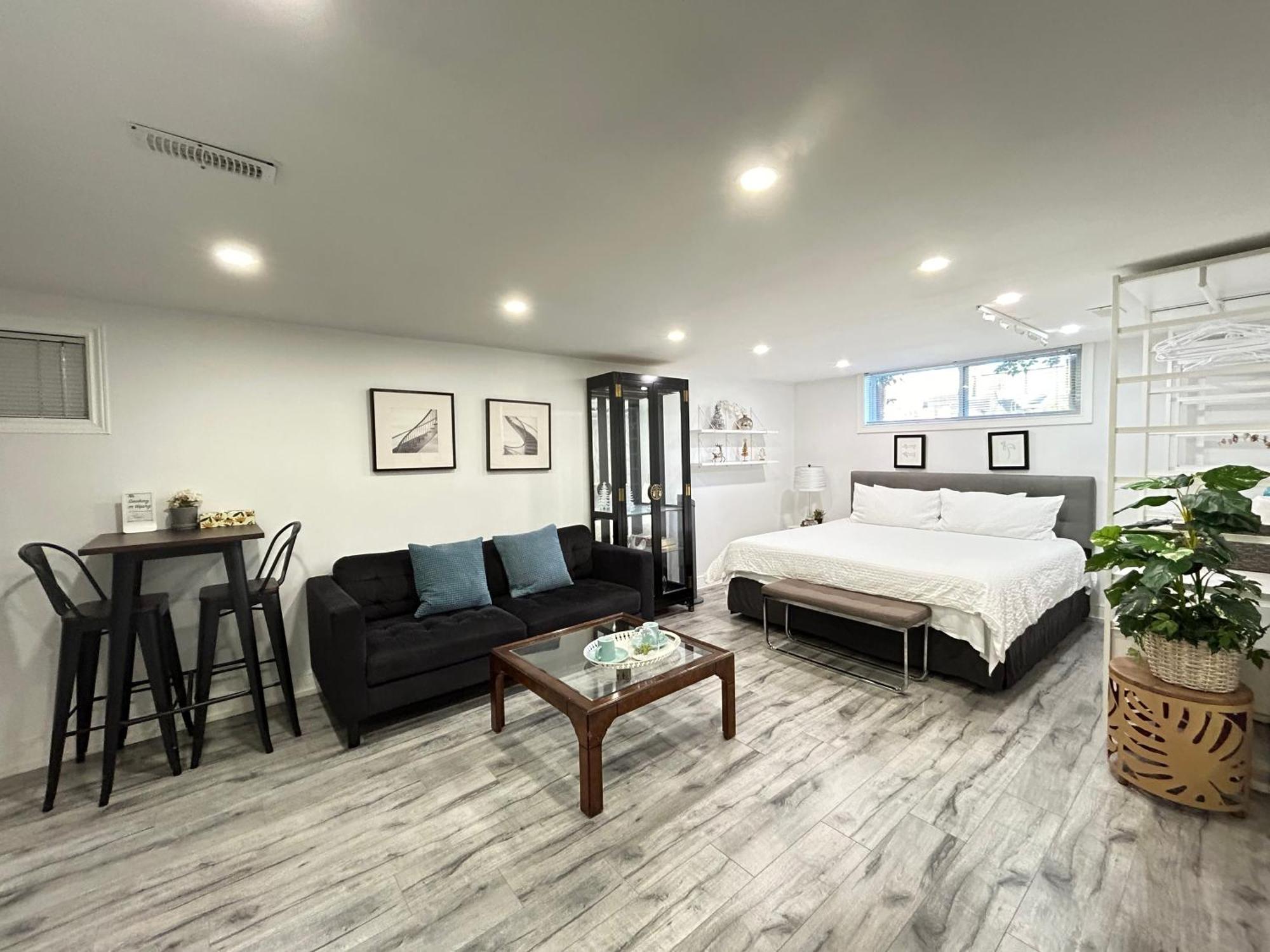 Modern Lux Family - Kingbed - Near Sheppard W Station Privatunterkunft