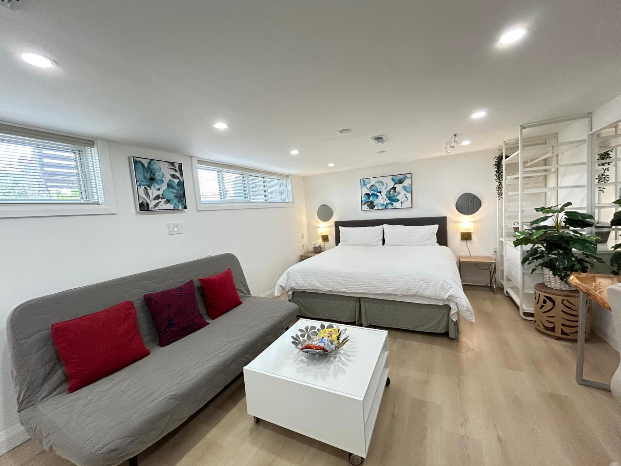 Privatunterkunft Modern Lux Family - Kingbed - Near Sheppard W Station *