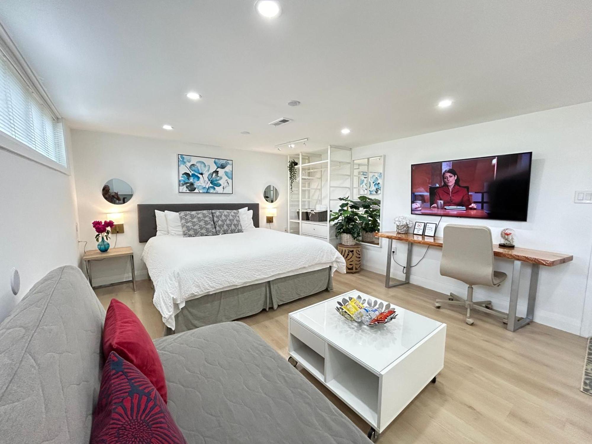 Privatunterkunft Modern Lux Family - Kingbed - Near Sheppard W Station