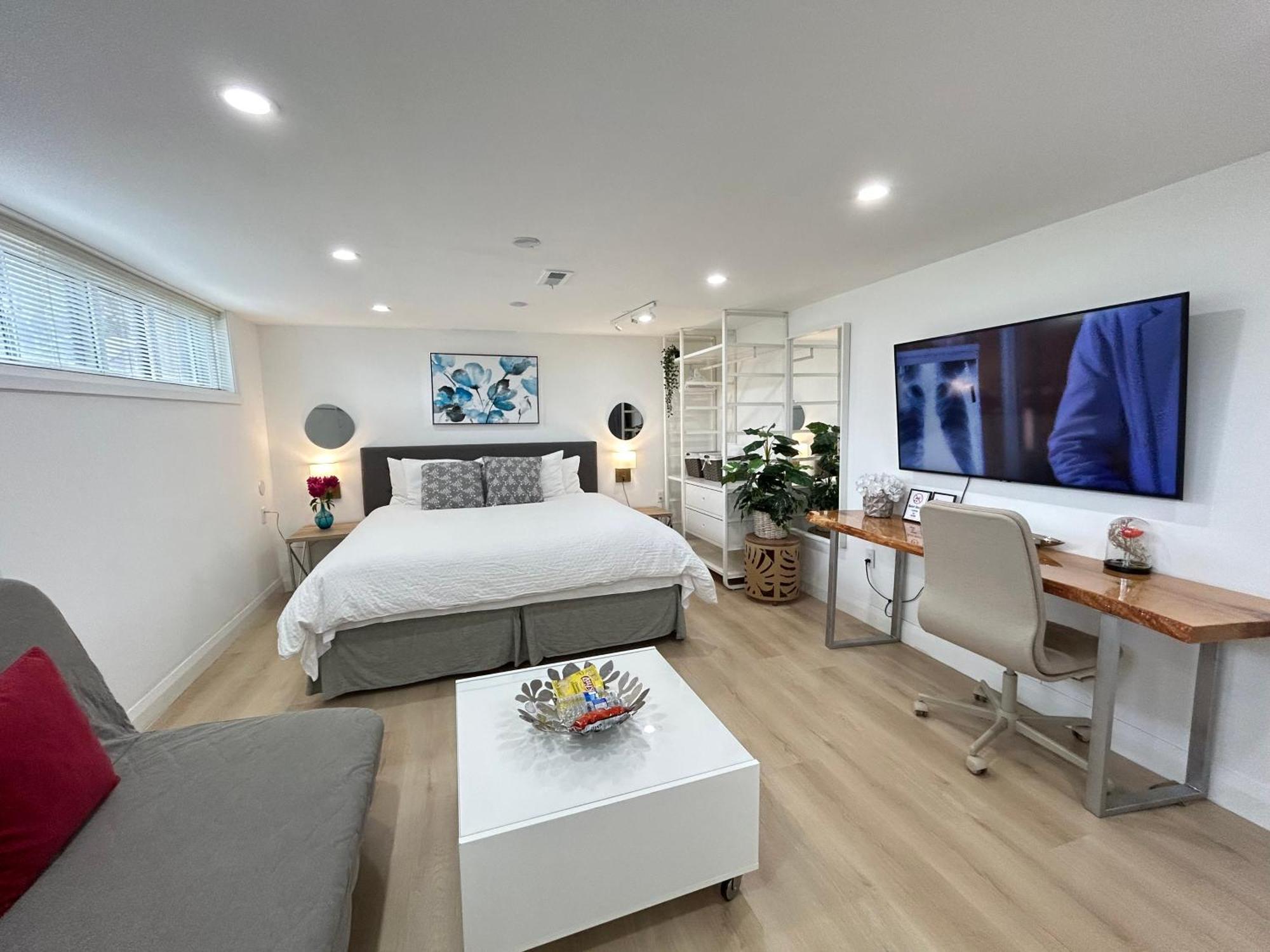 Modern Lux Family - Kingbed - Near Sheppard W Station Privatunterkunft